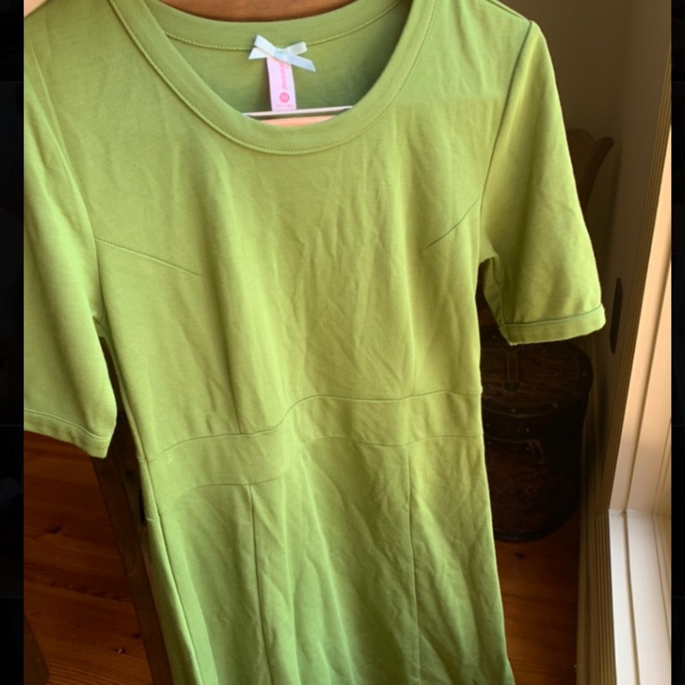Green mid sleeve calf length dress